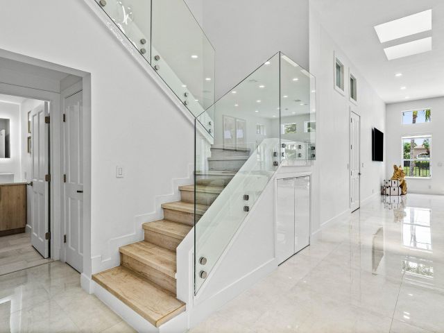 Продажа дома по адресу 6334 NW 24th Street - фото 6749119