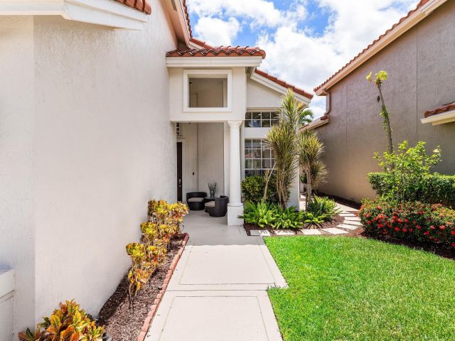 Продажа дома по адресу 6334 NW 24th Street - фото 6749120