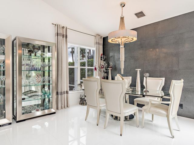 Дом в аренду по адресу 8270 Spyglass Drive - фото 6760399