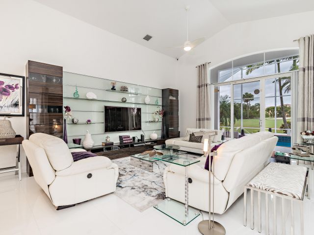 Дом в аренду по адресу 8270 Spyglass Drive - фото 6760400