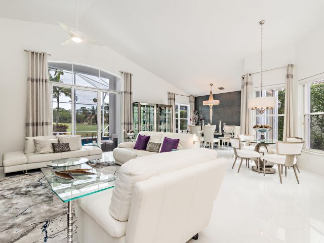 Дом в аренду по адресу 8270 Spyglass Drive - фото 6760401