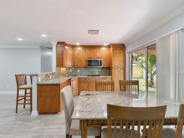 Продажа дома по адресу 3329 El Vedado Court E - фото 6733247