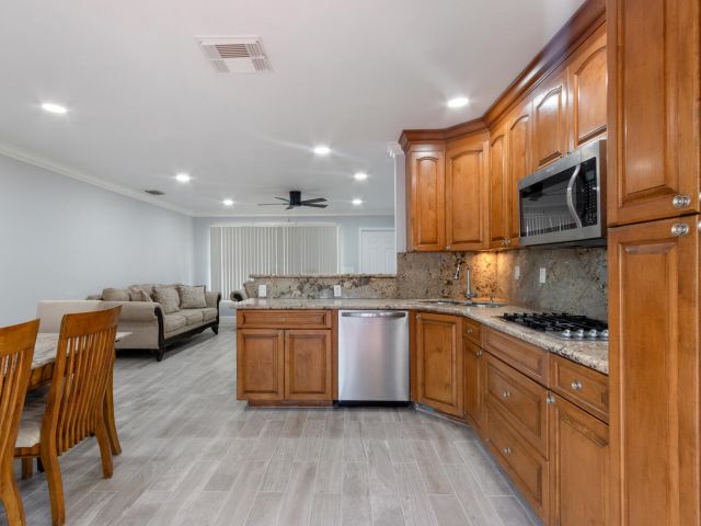 Продажа дома по адресу 3329 El Vedado Court E - фото 6733248