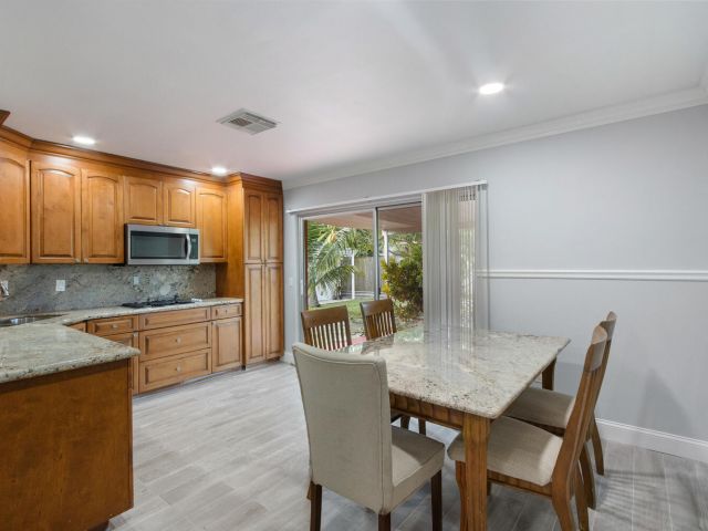 Продажа дома по адресу 3329 El Vedado Court E - фото 6733250