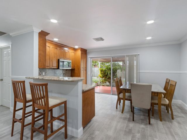 Продажа дома по адресу 3329 El Vedado Court E - фото 6733251