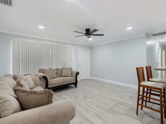 Продажа дома по адресу 3329 El Vedado Court E - фото 6733252