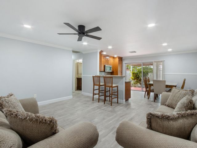 Продажа дома по адресу 3329 El Vedado Court E - фото 6733253