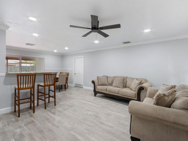 Продажа дома по адресу 3329 El Vedado Court E - фото 6733254