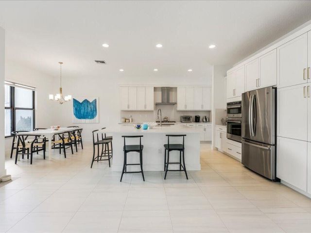 Дом в аренду по адресу 17496 Sparkling River Road - фото 6749147