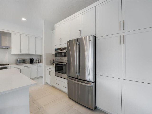 Дом в аренду по адресу 17496 Sparkling River Road - фото 6749149