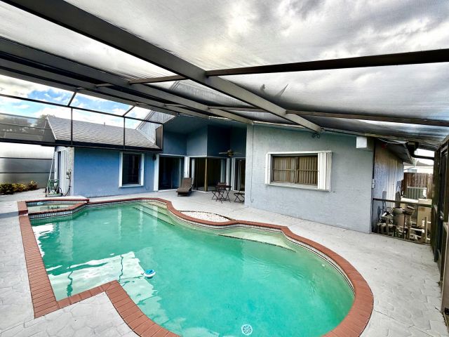 Дом в аренду по адресу 11508 Clear Creek Place - фото 6748555