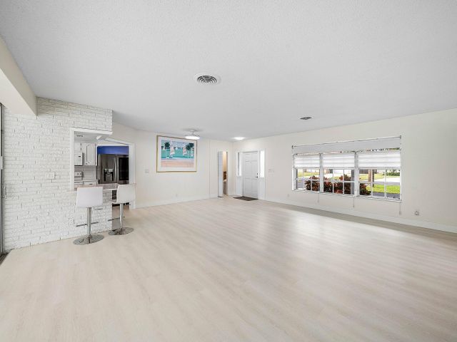 Продажа дома по адресу 262 NE 24th Court - фото 6766920