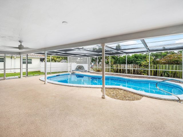 Продажа дома по адресу 262 NE 24th Court - фото 6766923