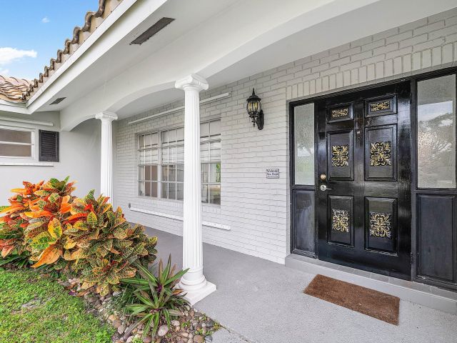 Продажа дома по адресу 262 NE 24th Court - фото 6766925