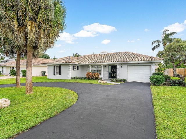 Продажа дома по адресу 262 NE 24th Court - фото 6766928