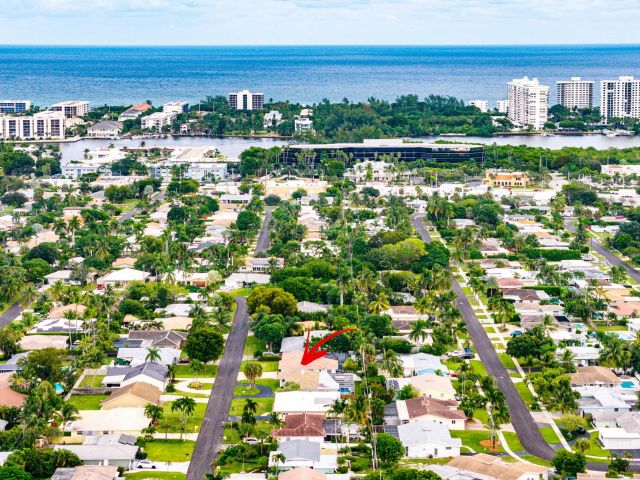 Продажа дома по адресу 262 NE 24th Court - фото 6766930