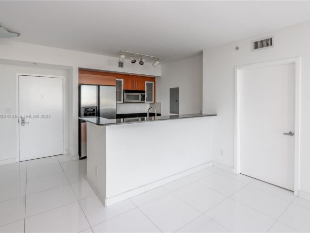 Продажа квартиры #1722 - фото 6739558