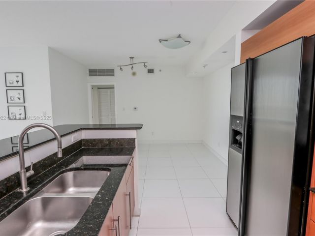 Продажа квартиры #1722 - фото 6739559