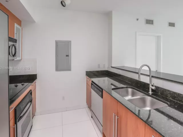 Продажа квартиры #1722 - фото 6739560