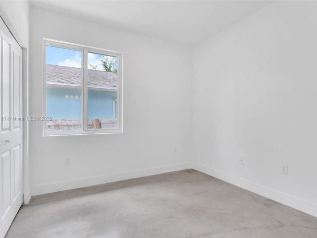 Дом в аренду по адресу 638 NW 15th Ave 0 - фото 7467434