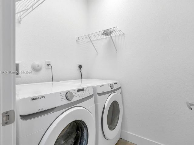 Дом в аренду по адресу 638 NW 15th Ave 0 - фото 7467436