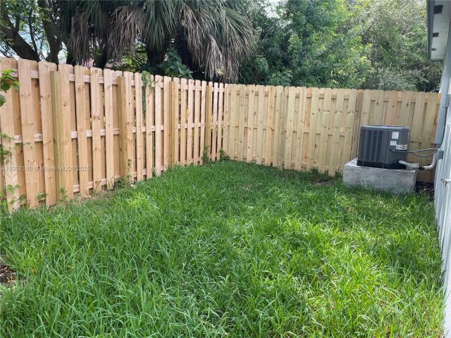 Дом в аренду по адресу 638 NW 15th Ave 0 - фото 7467442