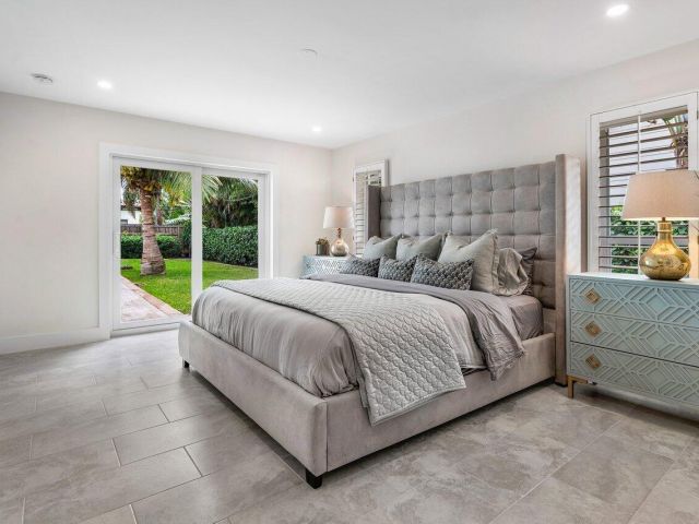 Дом в аренду по адресу 2021 NW 3rd Avenue - фото 6739023