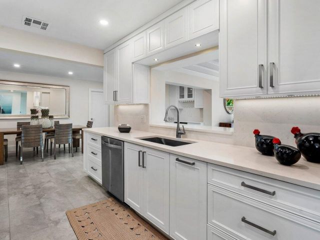 Дом в аренду по адресу 2021 NW 3rd Avenue - фото 6739026