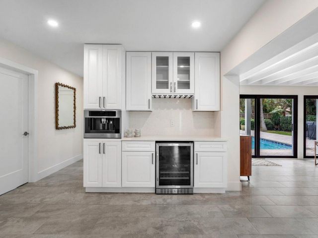 Дом в аренду по адресу 2021 NW 3rd Avenue - фото 6739027