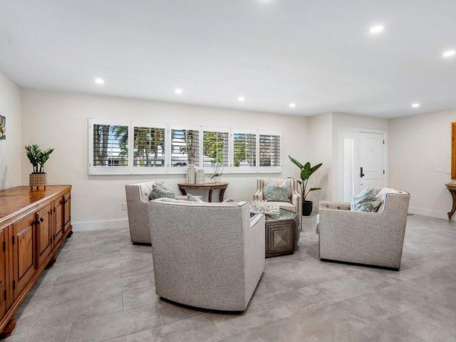 Дом в аренду по адресу 2021 NW 3rd Avenue - фото 6739038