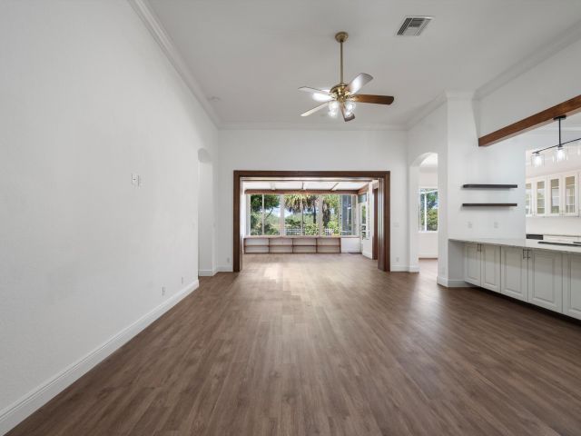 Дом в аренду по адресу 9150 Bay Harbour Circle - фото 6737200