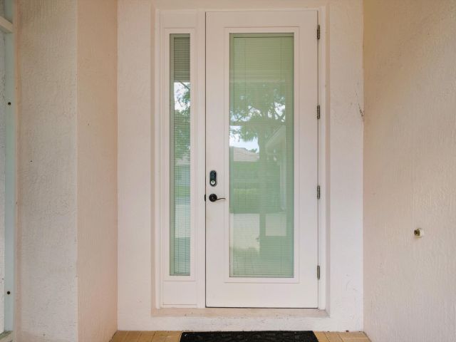 Дом в аренду по адресу 9150 Bay Harbour Circle - фото 6737204