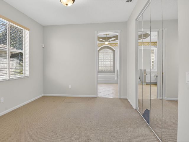 Продажа дома по адресу 7233 Francisco Bend Drive - фото 6737312