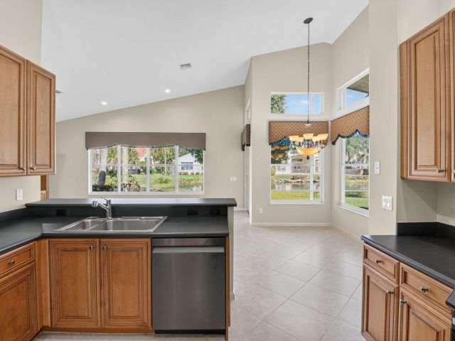 Продажа дома по адресу 7233 Francisco Bend Drive - фото 6737321