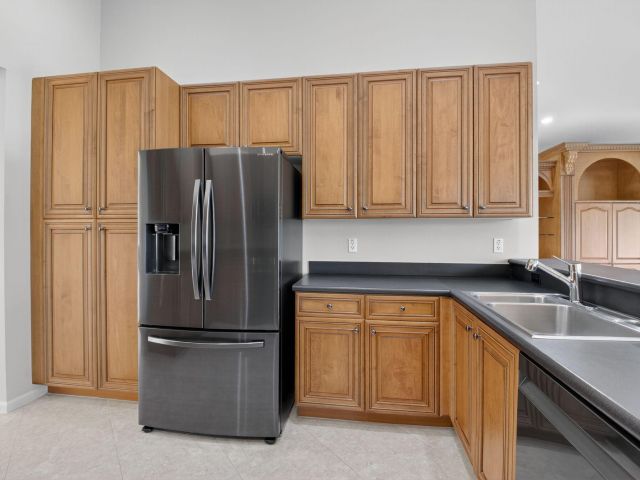 Продажа дома по адресу 7233 Francisco Bend Drive - фото 6737324