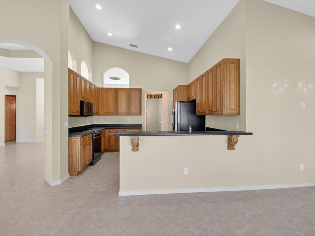 Продажа дома по адресу 7233 Francisco Bend Drive - фото 6737325