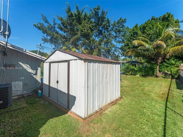 Продажа дома по адресу 313 NW 12th St - фото 6739749