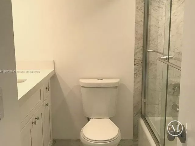 Дом в аренду по адресу 881 Ocean Dr TH11 - фото 6804033