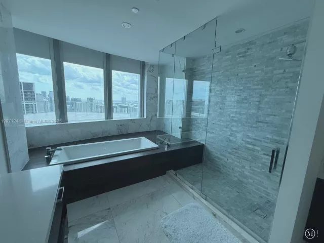 Продажа квартиры #4811 - фото 6746356