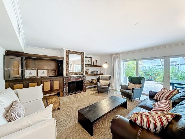 Продажа дома по адресу  - фото 6737512