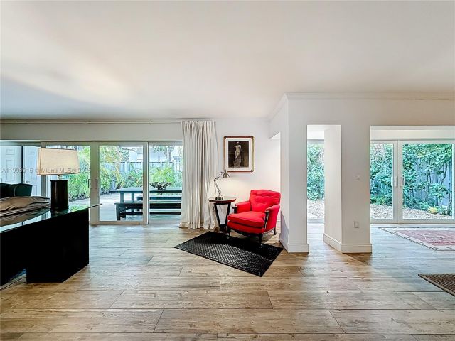 Продажа дома по адресу  - фото 6737513