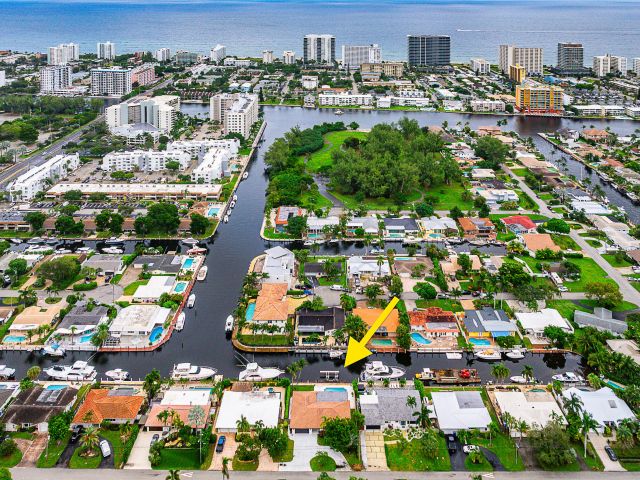 Продажа дома по адресу 1250 NE 27th Terrace - фото 6775785