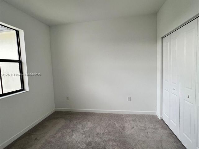 Дом в аренду по адресу 10030 SW 228th Ter - фото 7459357