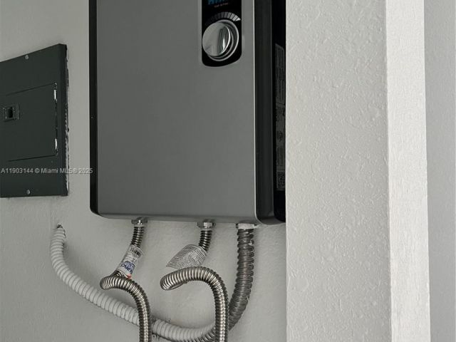 Дом в аренду по адресу 10030 SW 228th Ter - фото 7459363