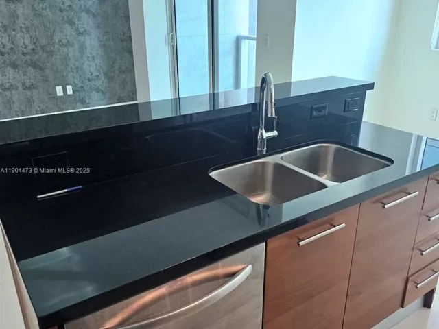 Продажа квартиры #908 - фото 6743317