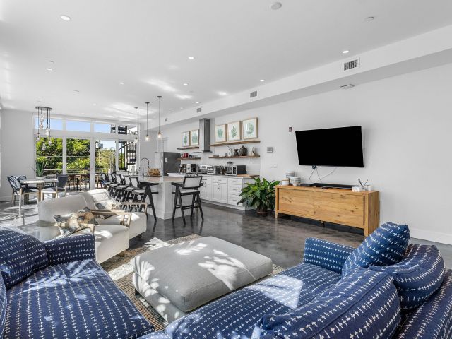 Продажа дома по адресу 226 Palm Court - фото 6737348