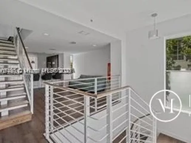 Продажа дома по адресу 1600 Michigan Ave 7 - фото 9067766