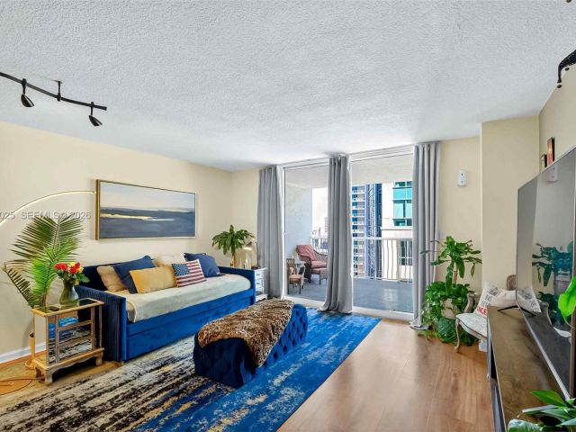 Продажа квартиры #3914 - фото 6767931