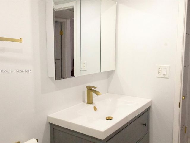 Продажа квартиры #1523 - фото 7430577