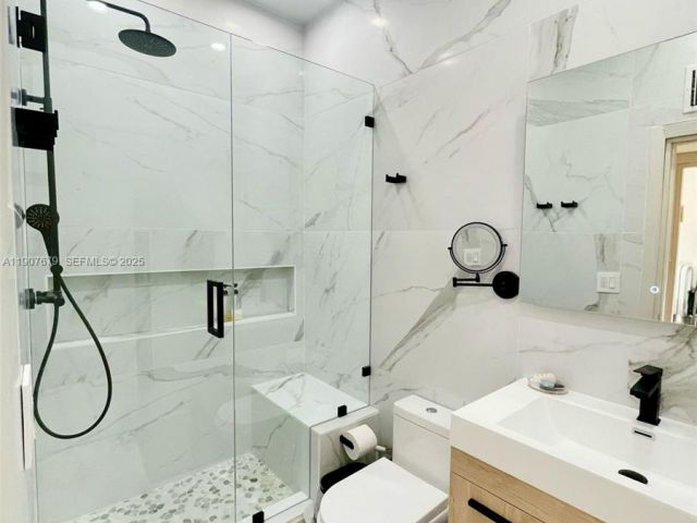 Продажа дома по адресу 20444 NE 34th Ct 12 - фото 6736693